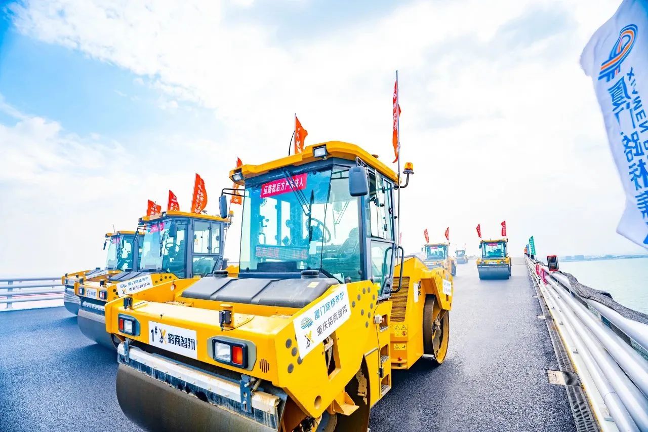 三亿体育数字化智能施工集群：开启桥面铺装智能新时代