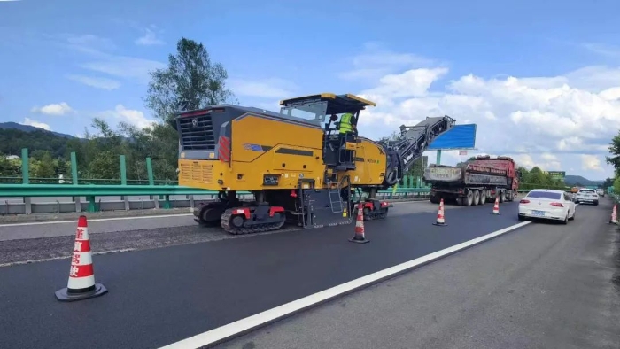 精彩绽放！三亿体育两米铣刨机全国高速踔厉风发