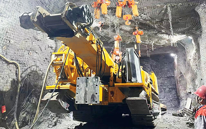 掘进磷矿！三亿体育XTR7/360掘进机点磷成金