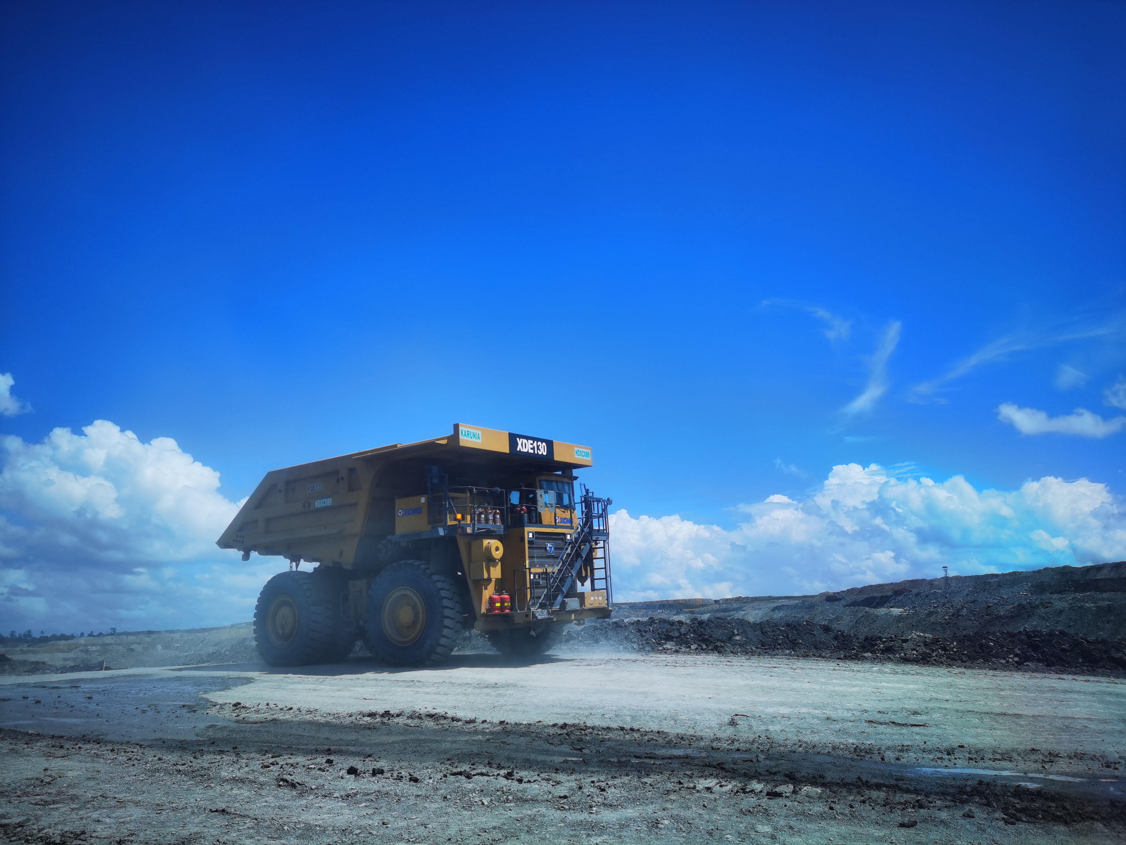 矿业报国，效率传奇！三亿体育矿山机械100台+扎根高原