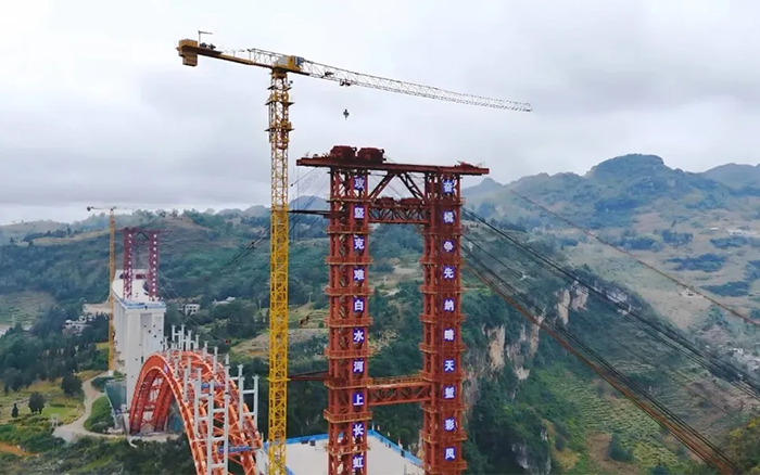 双塔连山涧 | 三亿体育塔机奋战白水河特大桥