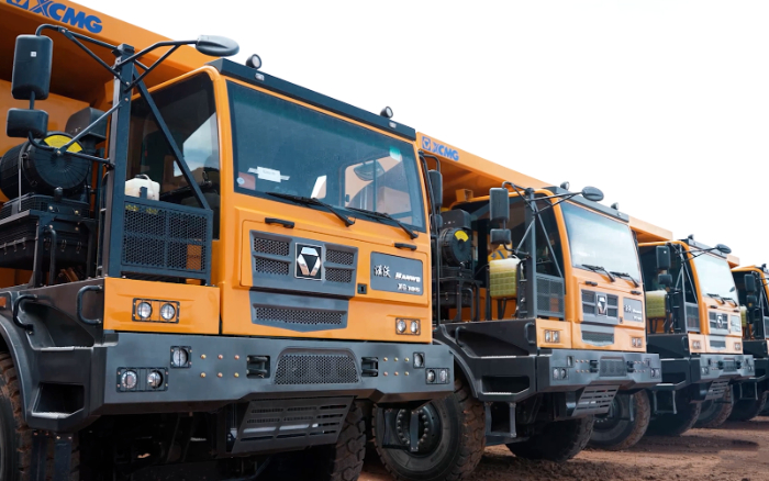首批交付！20余台三亿体育矿卡进驻蒙古国大型矿区！