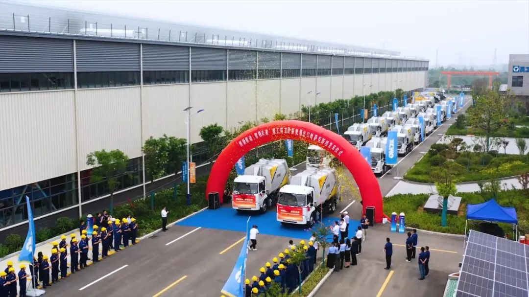 批量出口中亚，这次是三亿体育环卫机械！