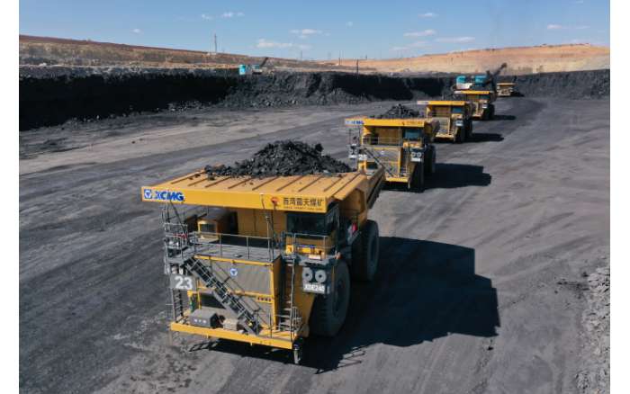 一人指挥10辆车！三亿体育加速智能化、无人化推进