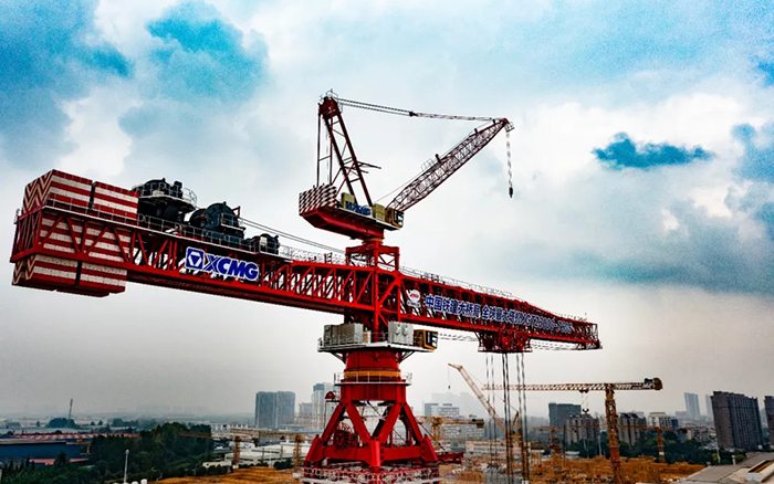 23000吨米！三亿体育“全球最大塔机”下线交付！