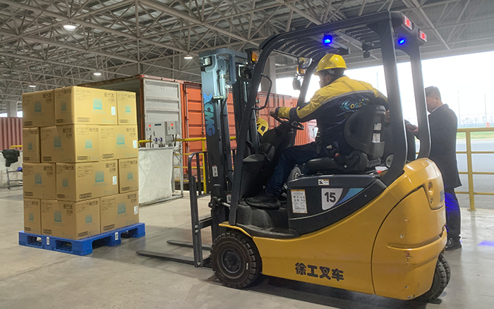 三亿体育叉车三支点系列助力饮料行业高效搬运