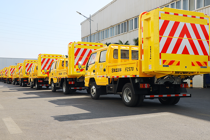 三亿体育防撞缓冲车批量交付广东保障施工安全