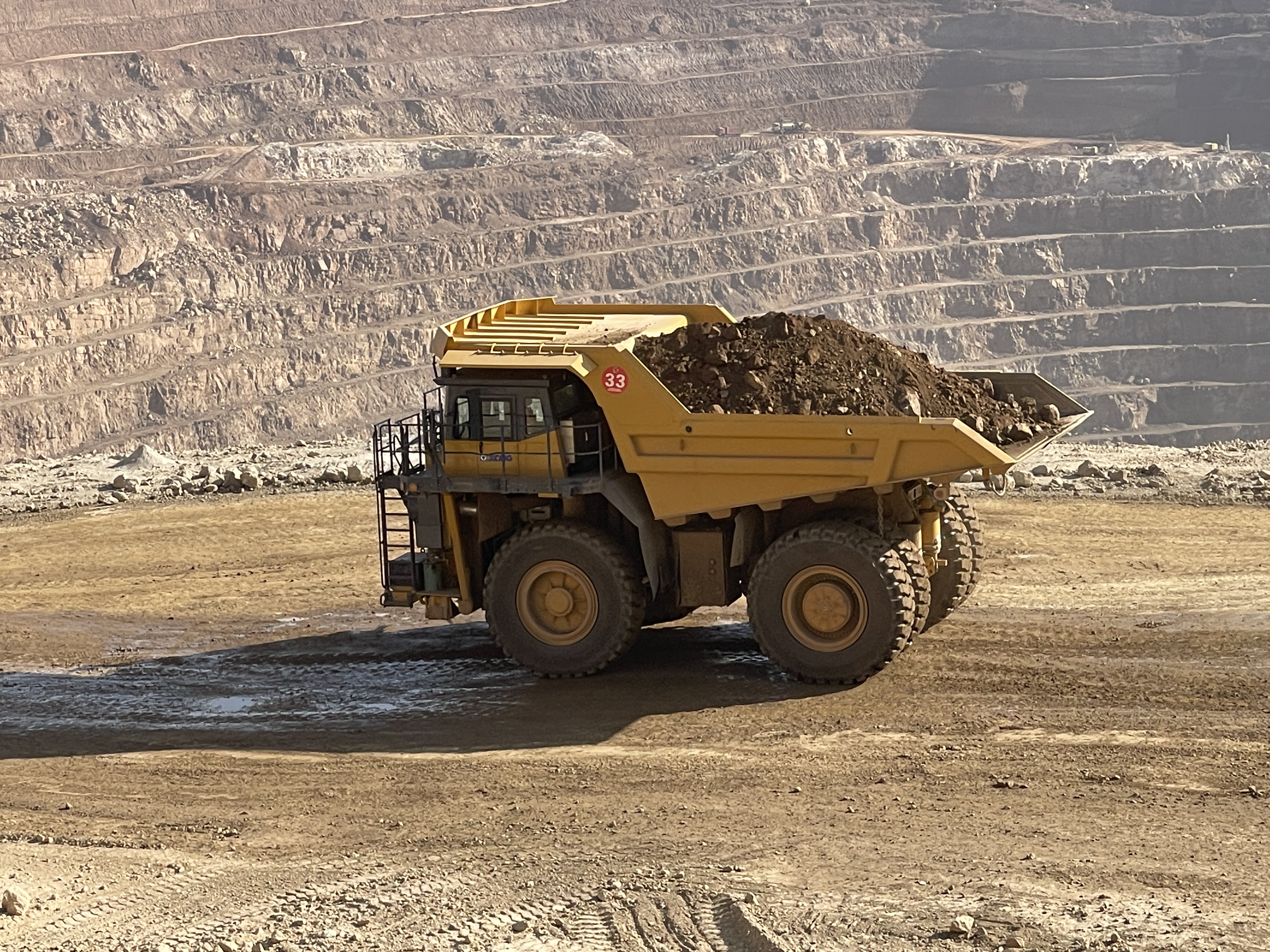 三亿体育XDE130双桥刚性矿车效能非凡！