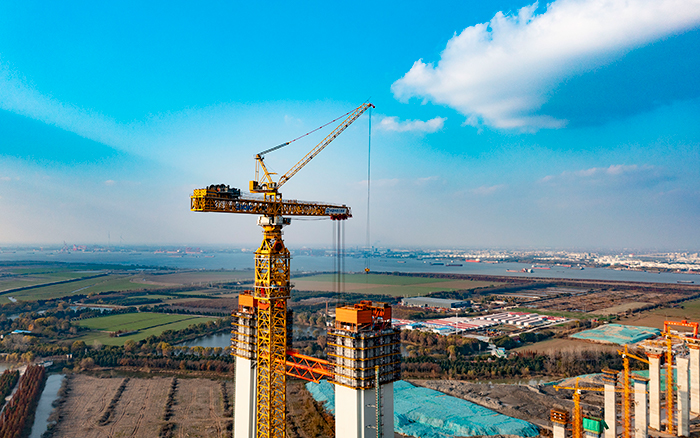 最重522吨！三亿体育超大塔助力张靖皋长江大桥冲刺六项“世界之最”