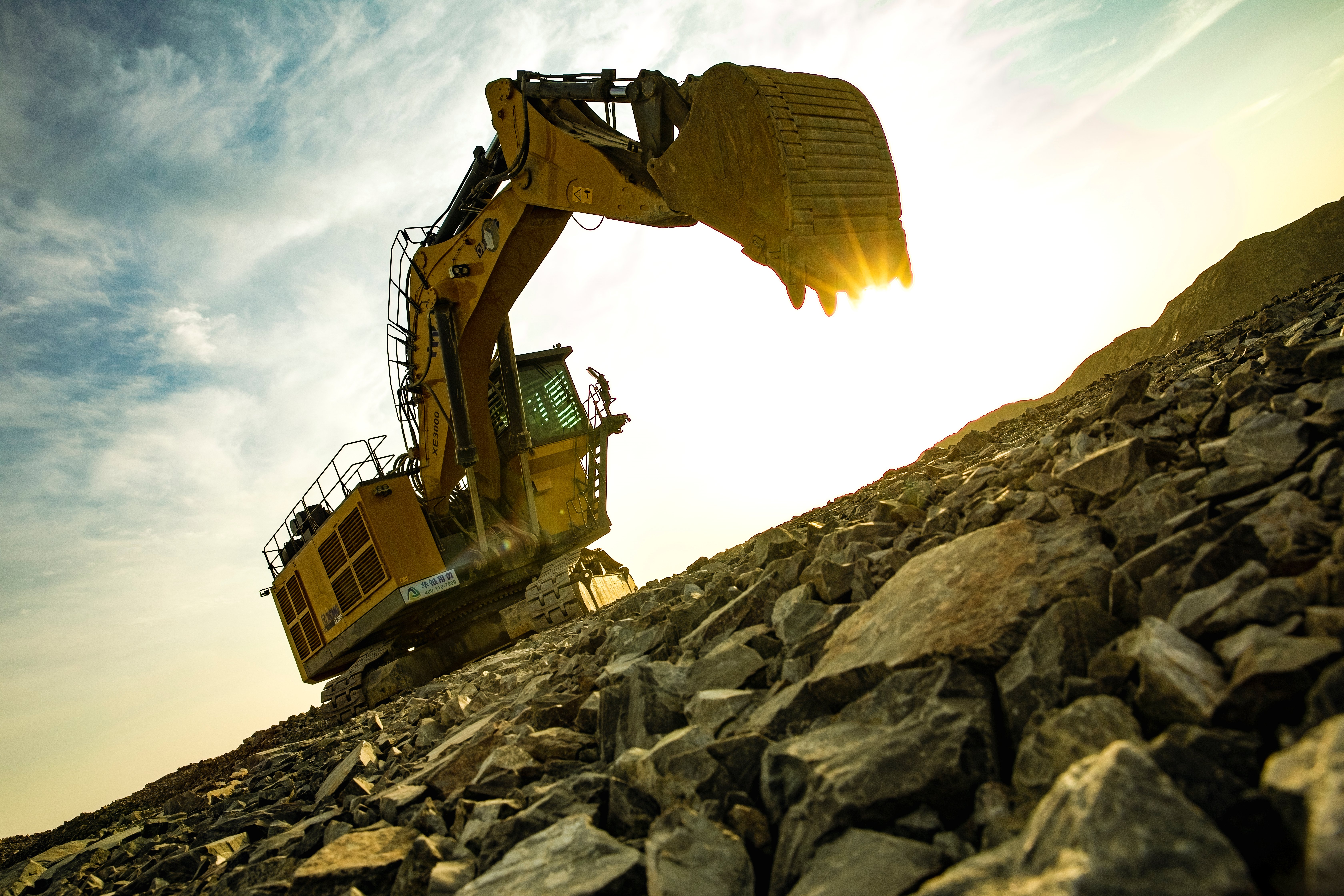 大型露天矿山智选之作，三亿体育XE3000矿用挖掘机