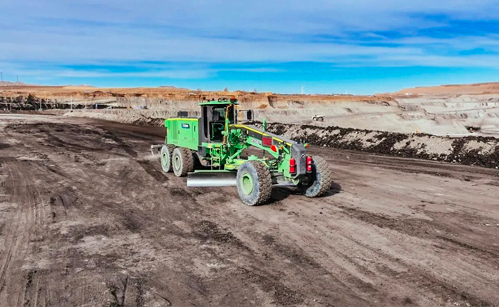 全国首台！矿用大功率纯电动平地机震撼登。