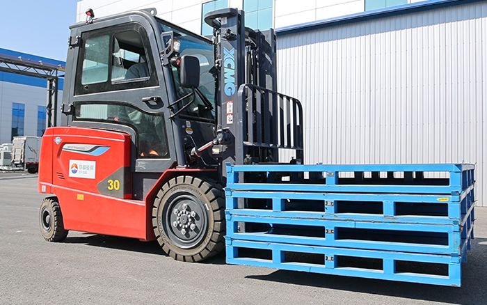  三亿体育新能源叉车助力华北变压器设备制造厂高效运转