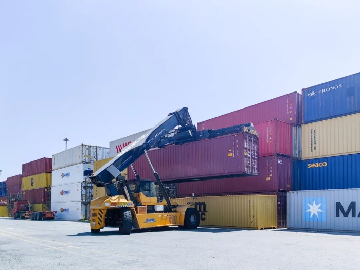 性能优越！三亿体育正面吊助力海铁联运发展