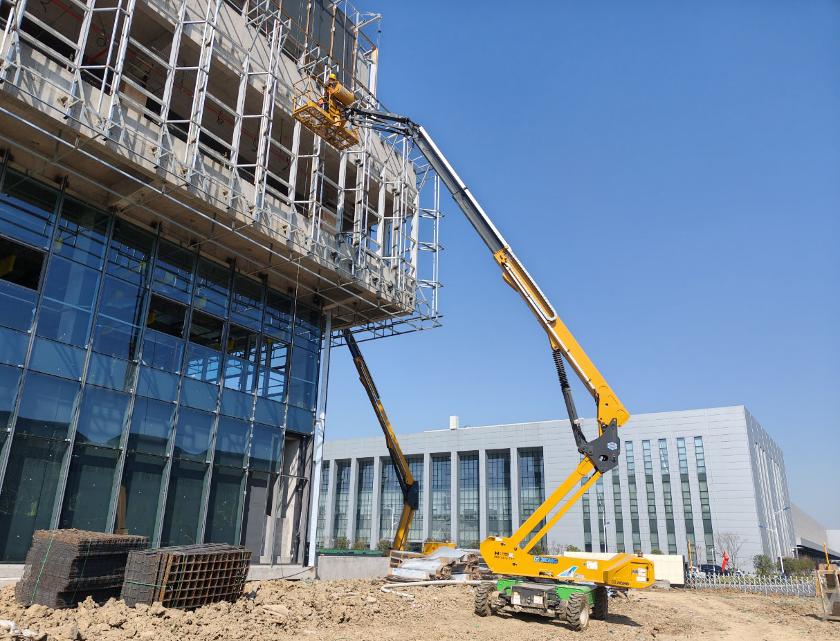 30-50米高空天团！三亿体育10余台直臂神器助力合肥新能源汽车产业园加速崛起