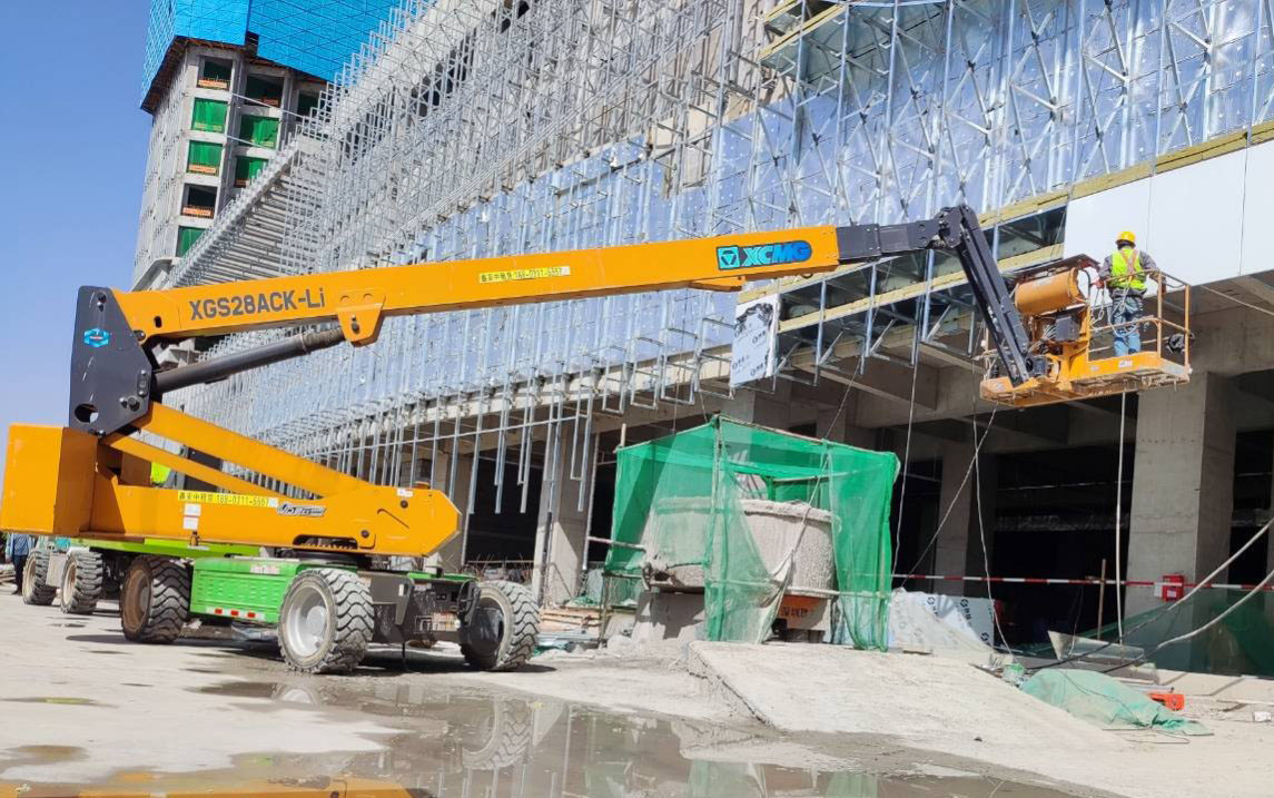 三亿体育高空利器，为河北邢台某新能源厂房建设 “加速”