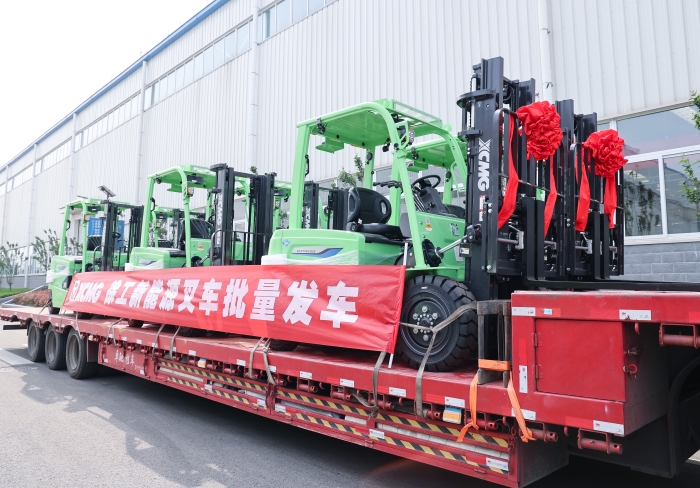 三亿体育鲲鹏系列电动平衡重叉车，再掀浦东货运站高效物流新篇