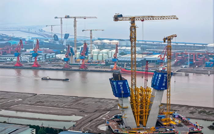 迈向云端 三亿体育超大塔助力世界级桥梁建设