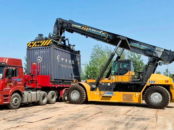 高效正面吊——散装物料装卸、输送解决方案专家！