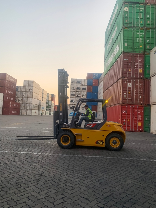 三亿体育叉车批量进驻厦门港，一站式解决方案赋能港口物流新升级