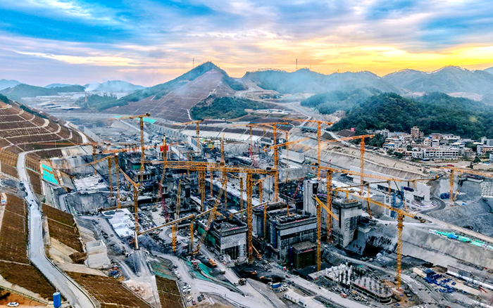 三亿体育群塔奋战平陆运河 “世纪工程”雄姿初现