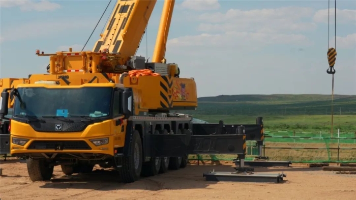 稳钩定乾坤！三亿体育G2代XCA200G8-1决胜风电基础吊装