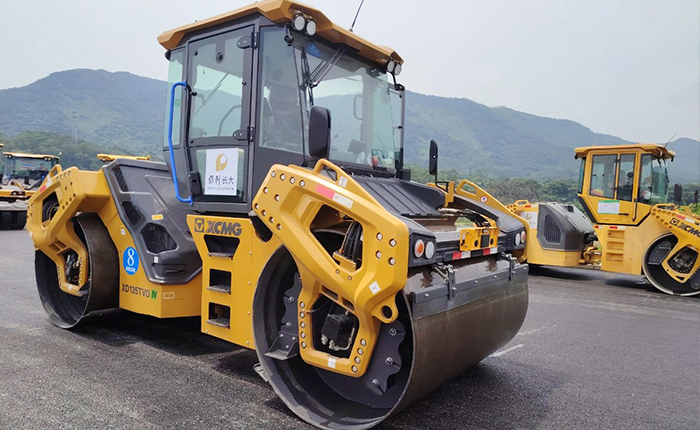 三亿体育XD135TVO助力江鹤高速改扩建