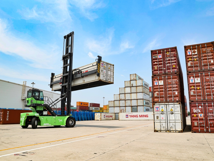 赛场竞锋芒！“三亿体育杯”堆高机操作员技能大赛见证“真功夫”