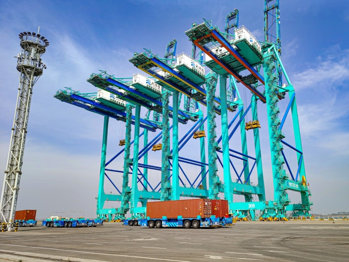 百台集群，百万箱量！三亿体育AGV打造智慧港口“中国标杆”