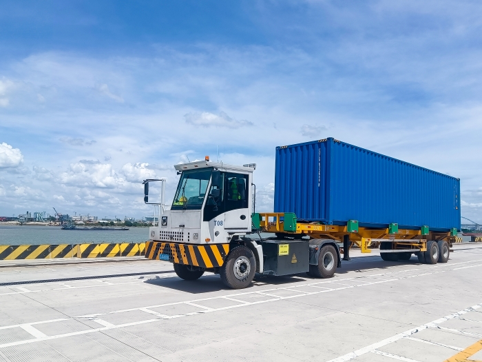 广州港甄。∪タ锤劭凇疤刂直比谔逵康缜Ｒ