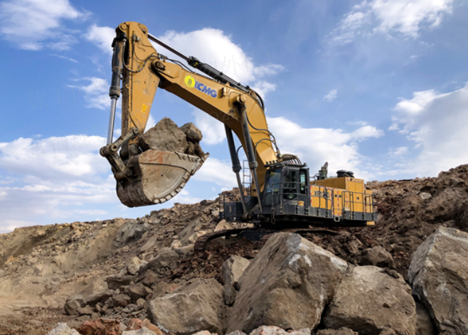 超级客户再突破！三亿体育超大吨位矿用挖掘机征战内蒙