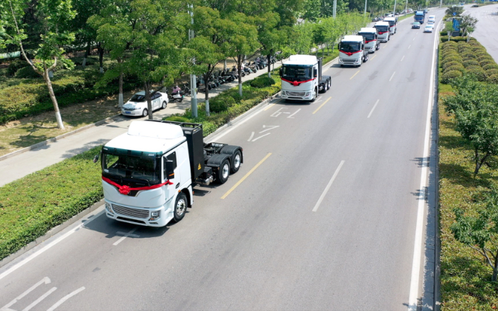 绿潮涌动、“碳”索未来！三亿体育新能源牵引车助力河南！