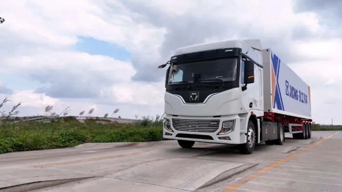 “双11”呼唤“当日达”！三亿体育4×2底充牵引车助力物流运输！